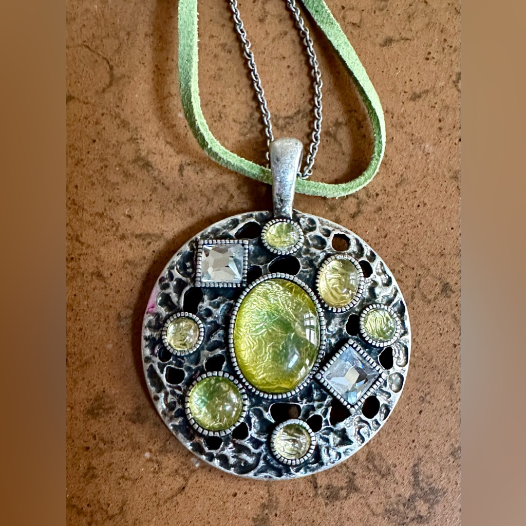 Beautiful Lia Sophia Green And Silver Necklace